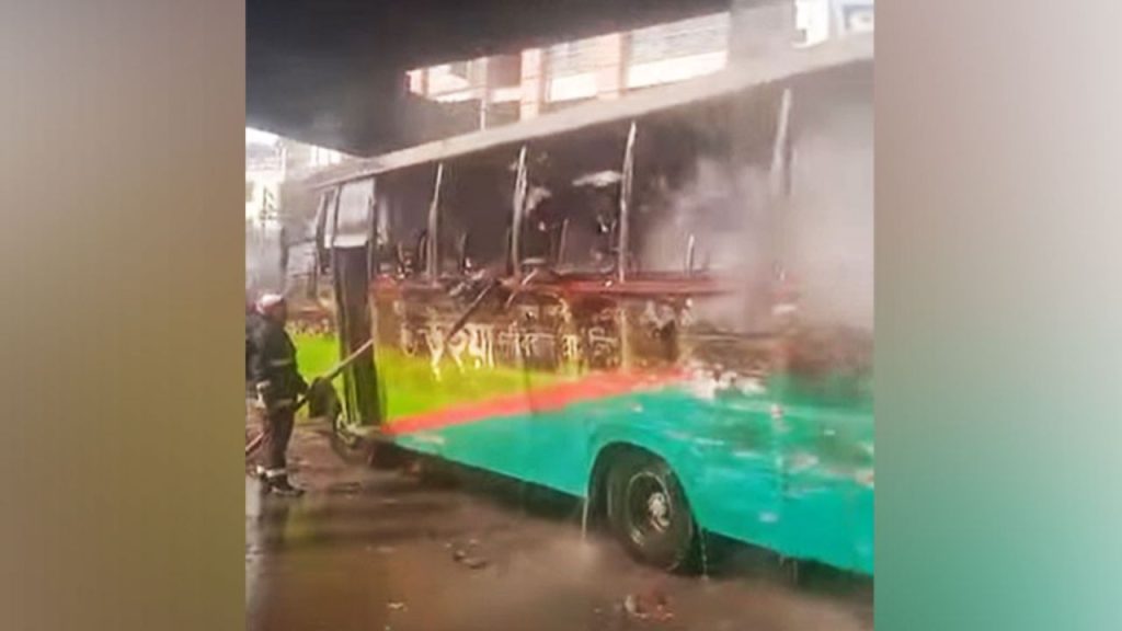 Bus catches fire in Uttara