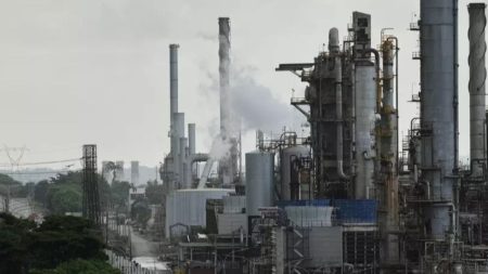 Oil edges up, gold jumps after Maduro arrest Venezuela