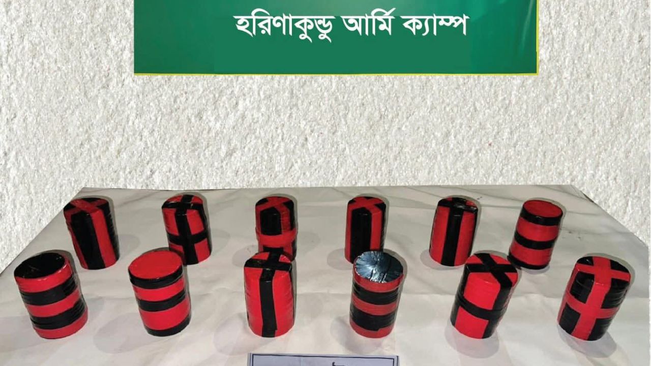 12 cocktails recovered in Harinakundu raid