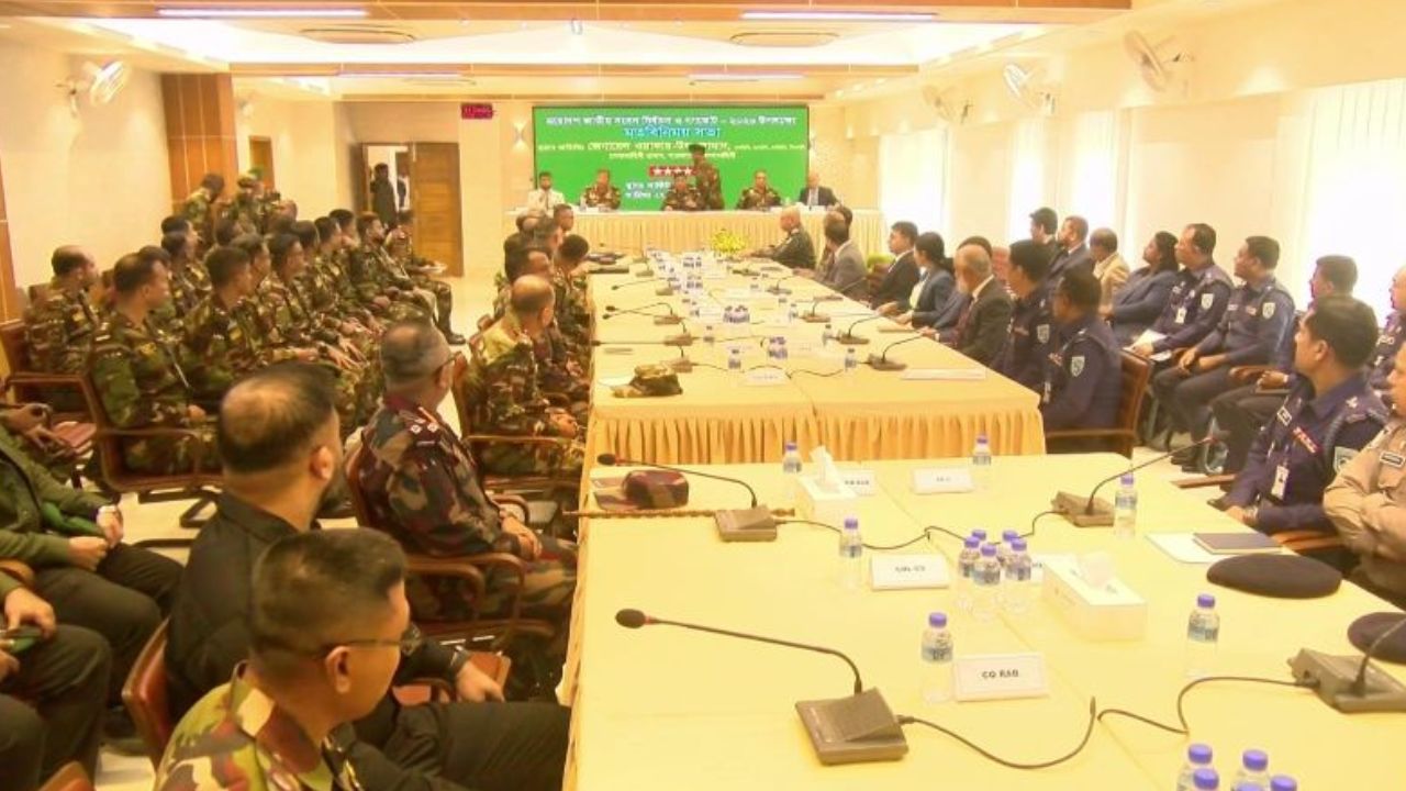 Army chief urges professionalism, neutrality in election duties