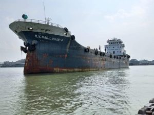 720 lighter vessels stranded on rivers lighter vessels stranded