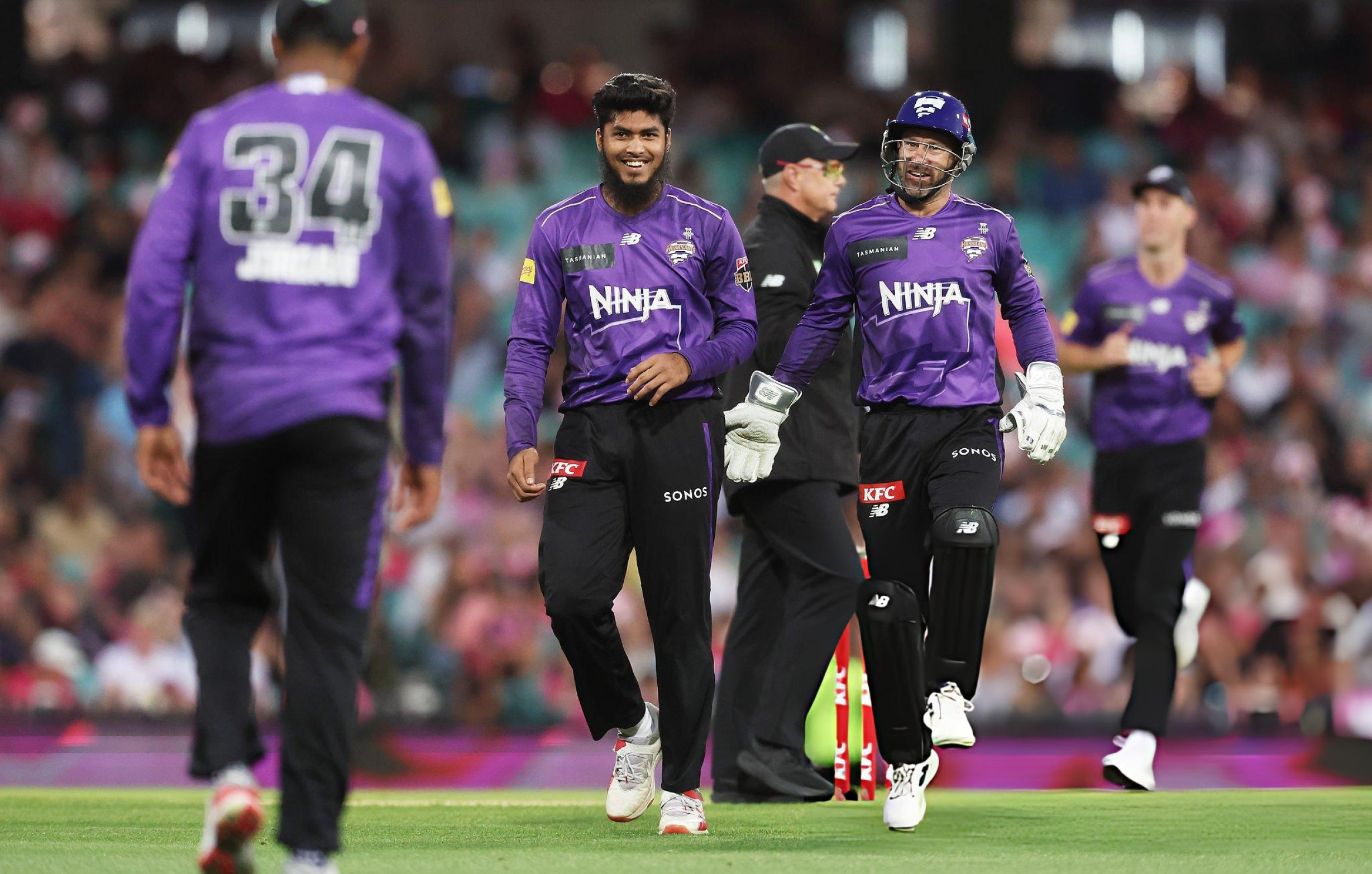 Rishad dismisses Smith and Henriques in one over