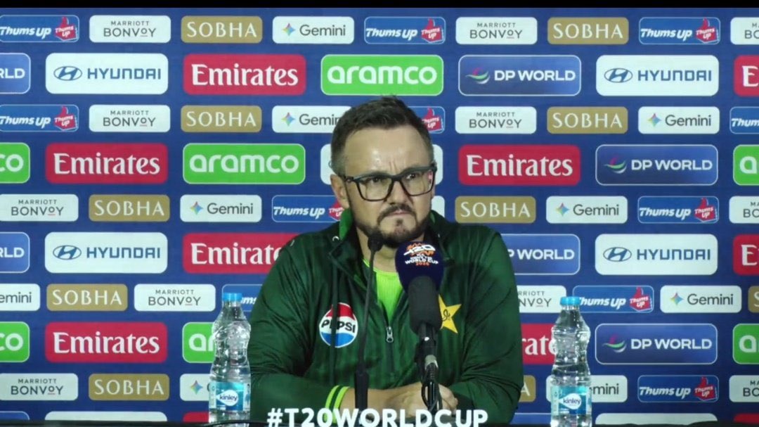 Hesson refuses pitch excuse after India hammer Pakistan