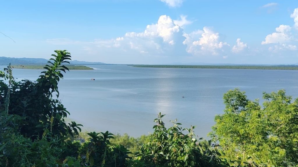 Fear on the Naf/Arakan army seizes 5 Bangladeshi fishermen Arakan