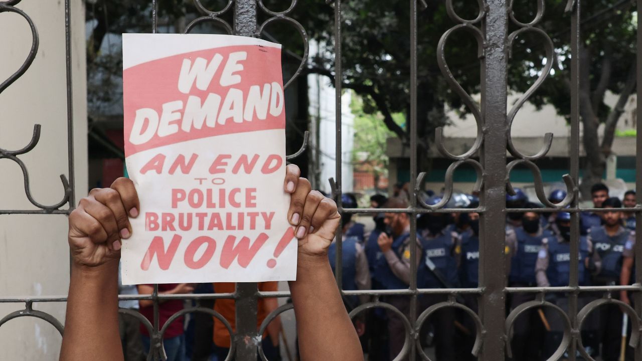 ASK slams police for use of excessive force against journos, students