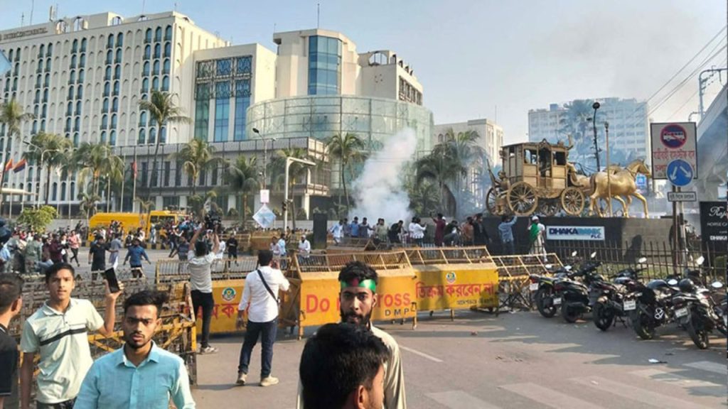 Inqilab Moncho leader Jaber allegedly shot during protest for Hadi Inqilab Moncho