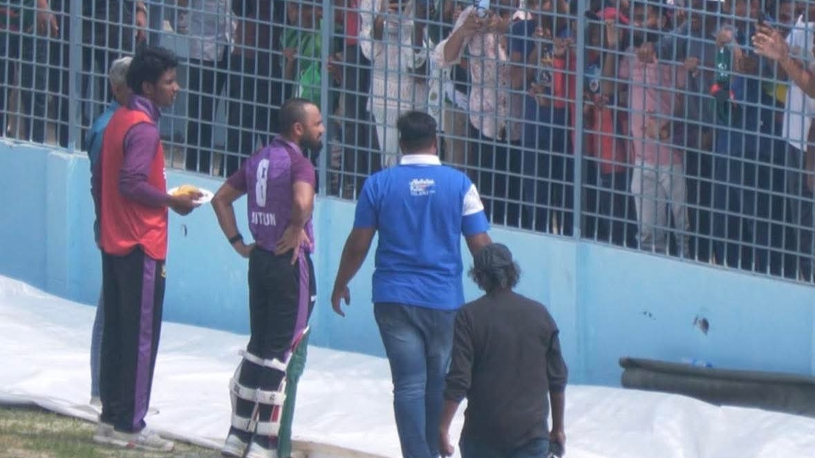 Mithun confronts crowd after hateful chants in BCL match