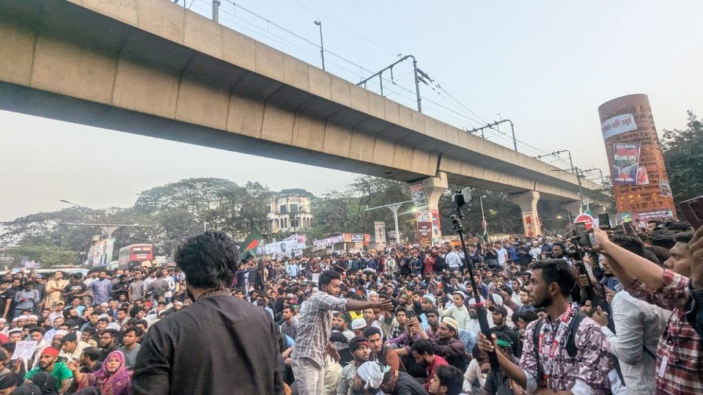 Justice for Hadi/Inqilab Moncho blocks Shahbagh Inqilab Moncho blocks Shahbagh