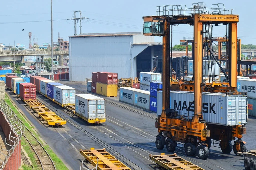 Road freight jumps 30% on fuel shortage Chattogram Port