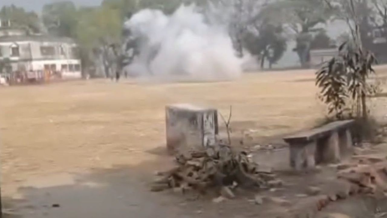 Cocktail explosions reported outside Munshiganj centre
