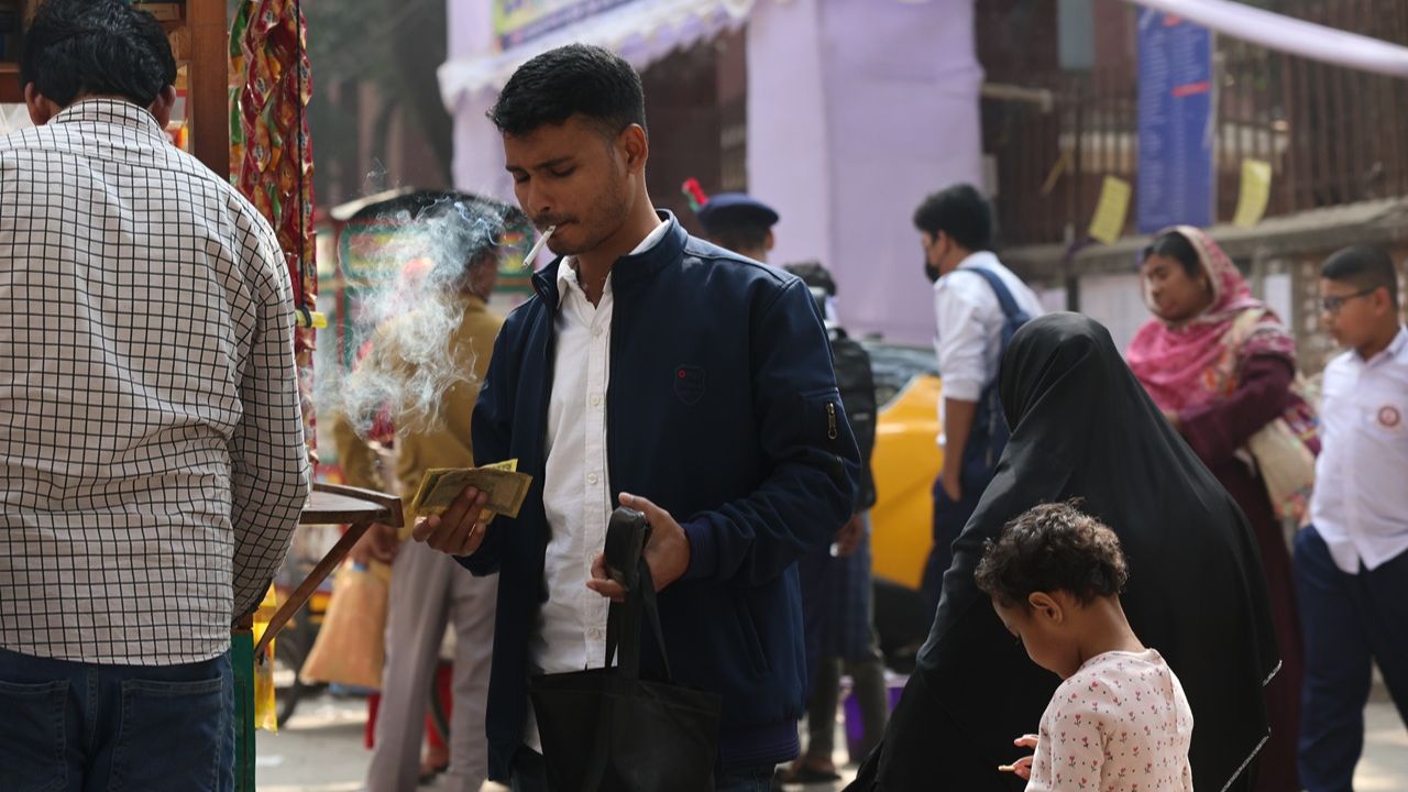 Public smoking: Illegal, lethal, ignored