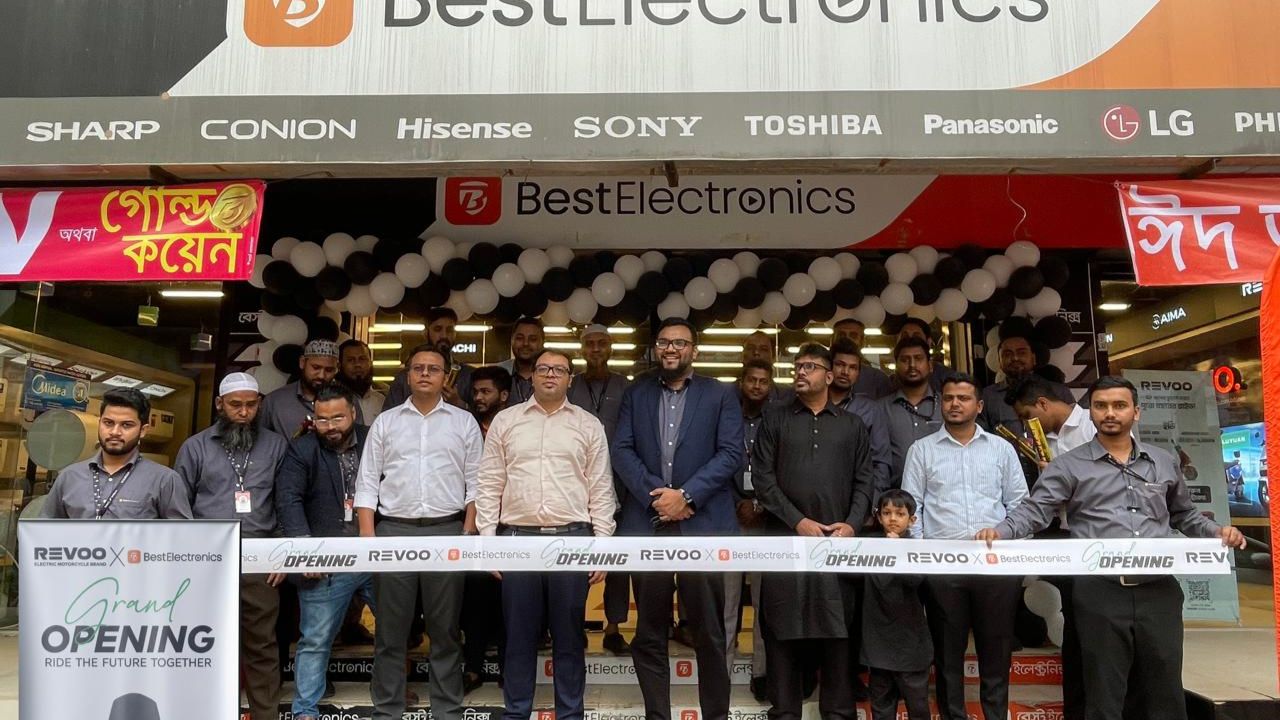 Revoo e-bikes enter Best Electronics showrooms