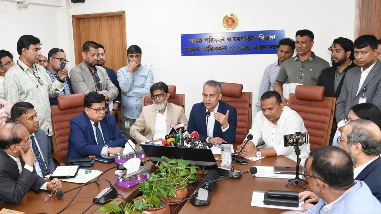 Complete projects on time, maintain quality: Minister