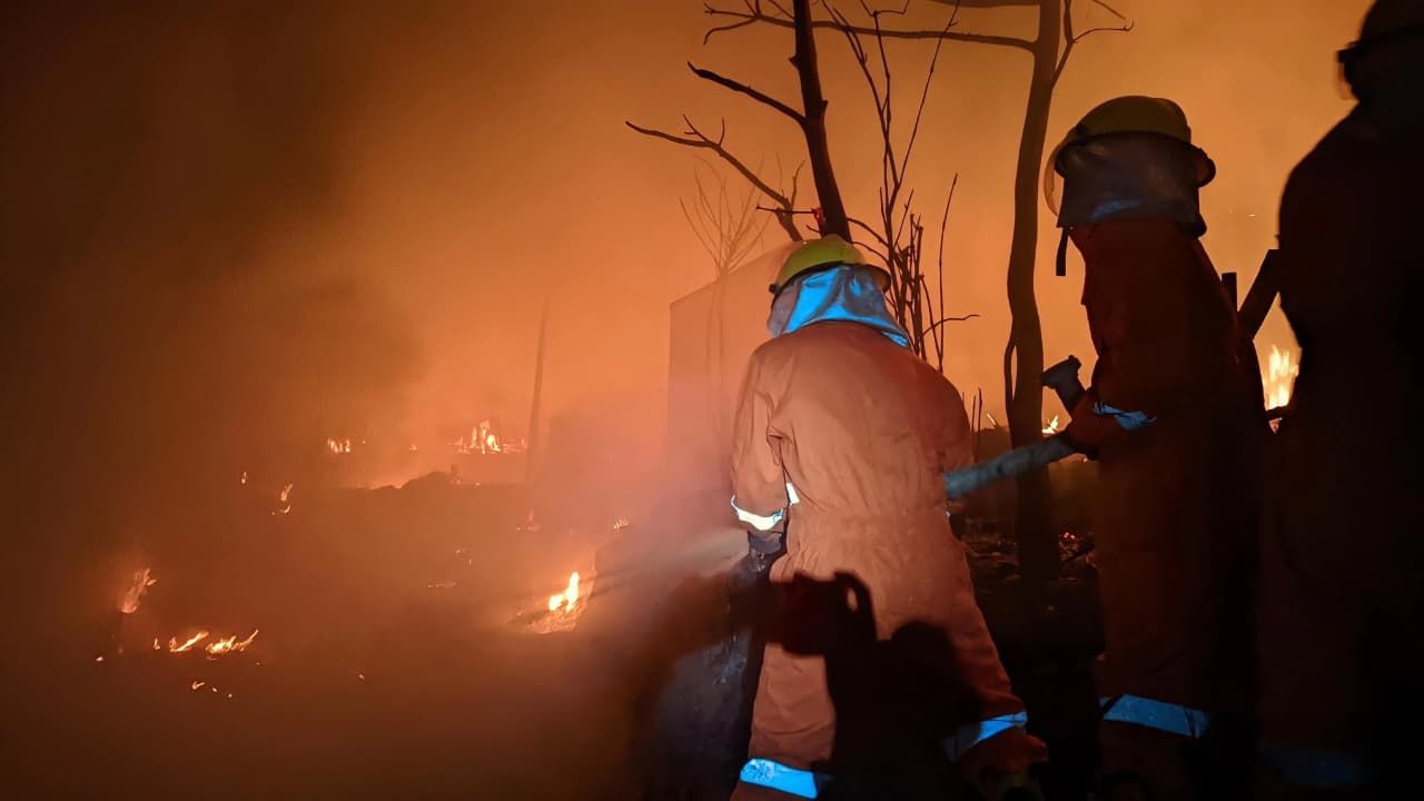 30 Rohingya shelters gutted in Ukhiya camp fire