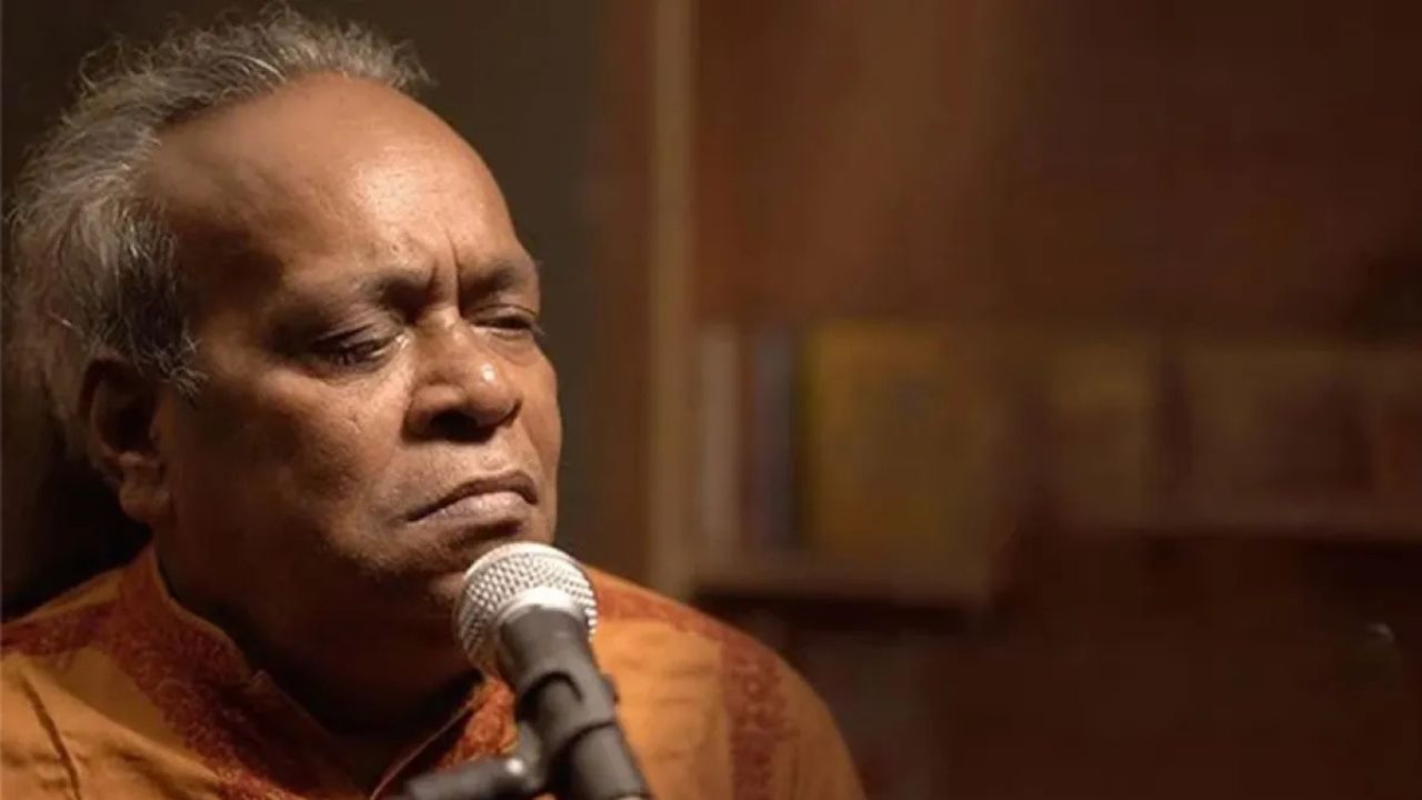 Adviser Farooki mourns Baul Sunil Karmakar