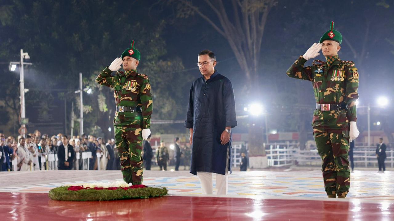 PM pays tribute to language martyrs