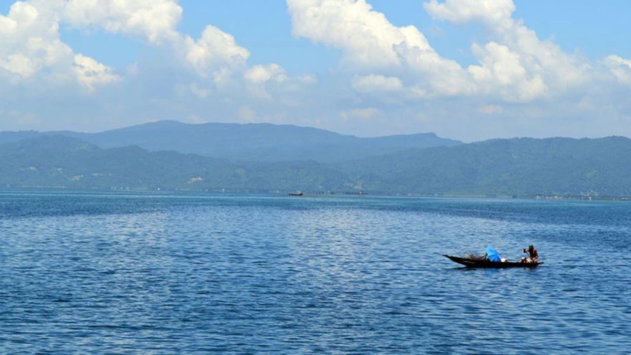Tanguar Haor faces renewed threat from illegal electric fishing