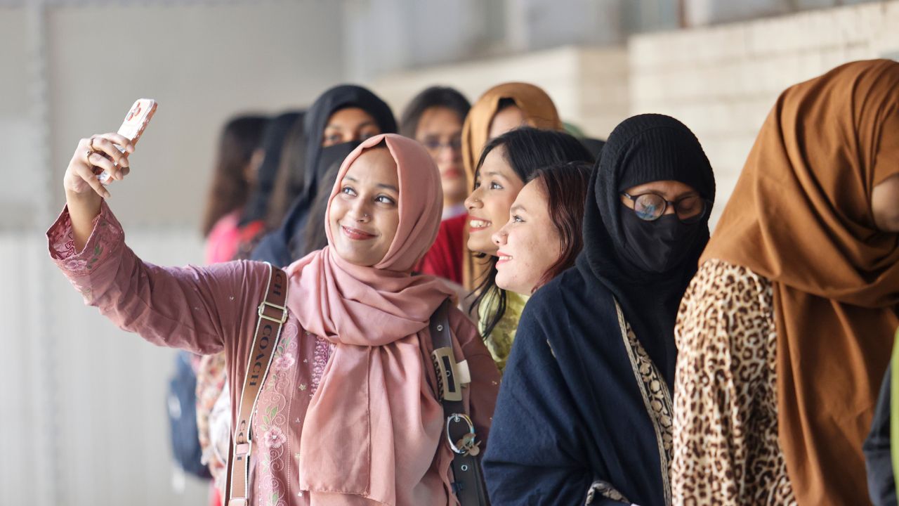 High turnout of young, female voters