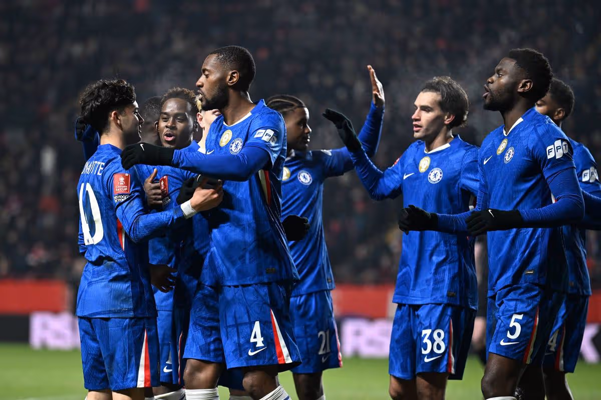 Chelsea sweep Hull aside as Rosenior silences doubters