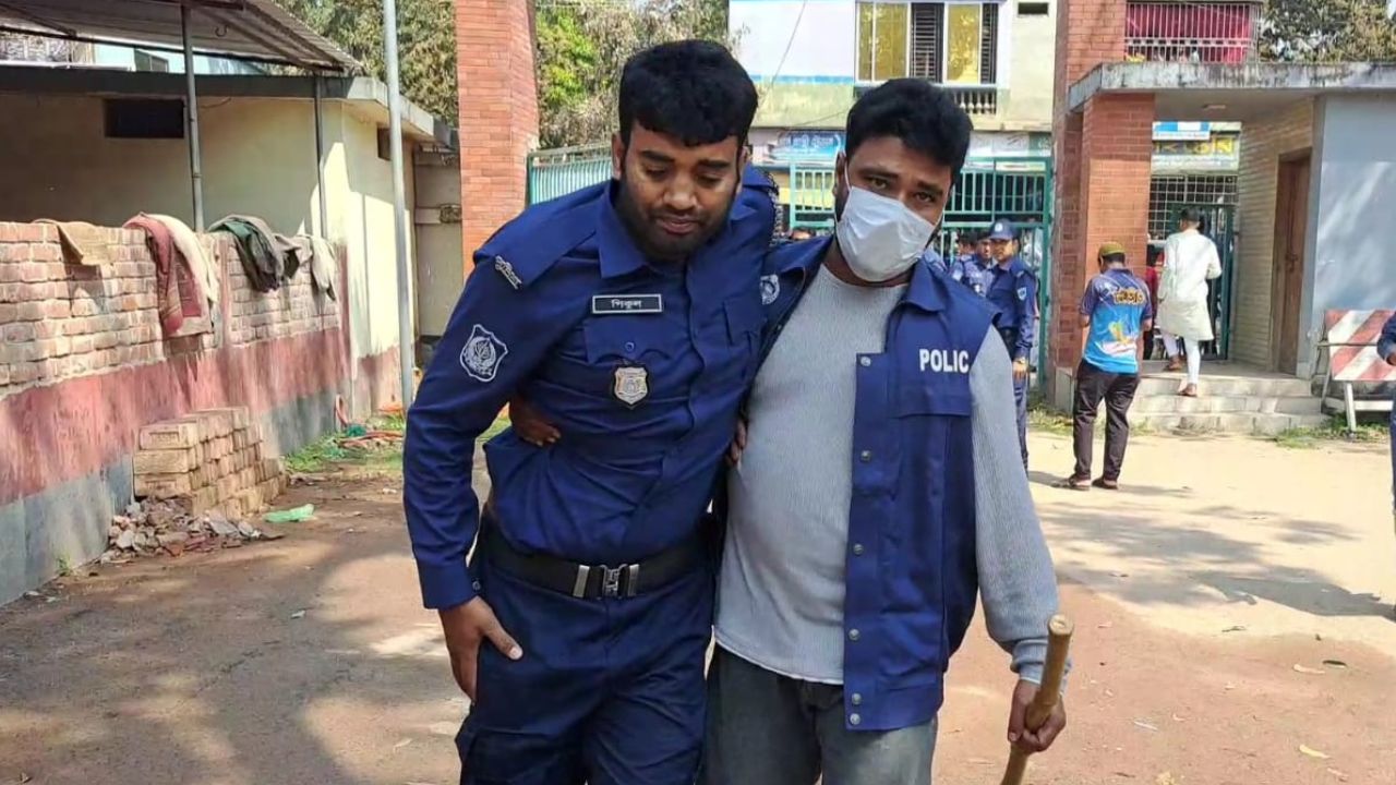 3 cops among 10 hurt in BNP factional clash in Jhenaidah