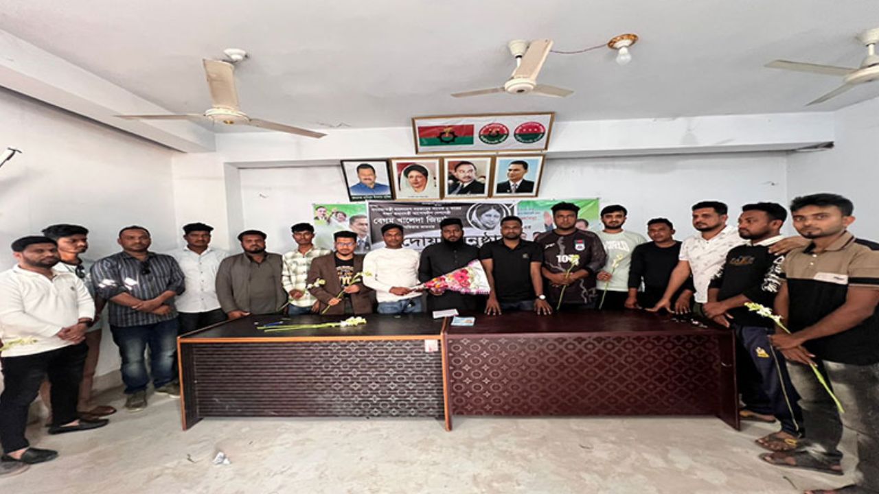 12 student leaders in Satkhira join BNP