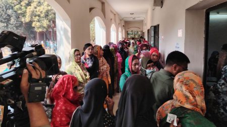 Slow voting at Mirza Abbas Mahila College leads to long queues
