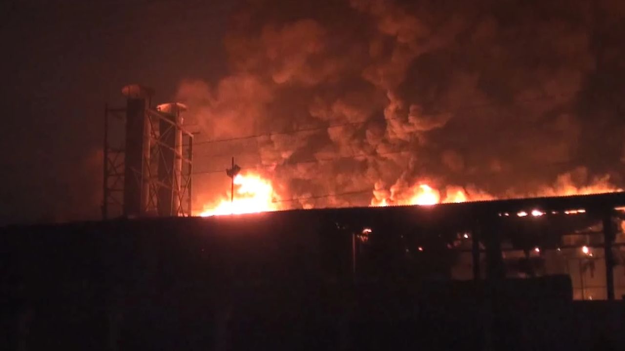 Two injured in fire at brick kiln in Jashore