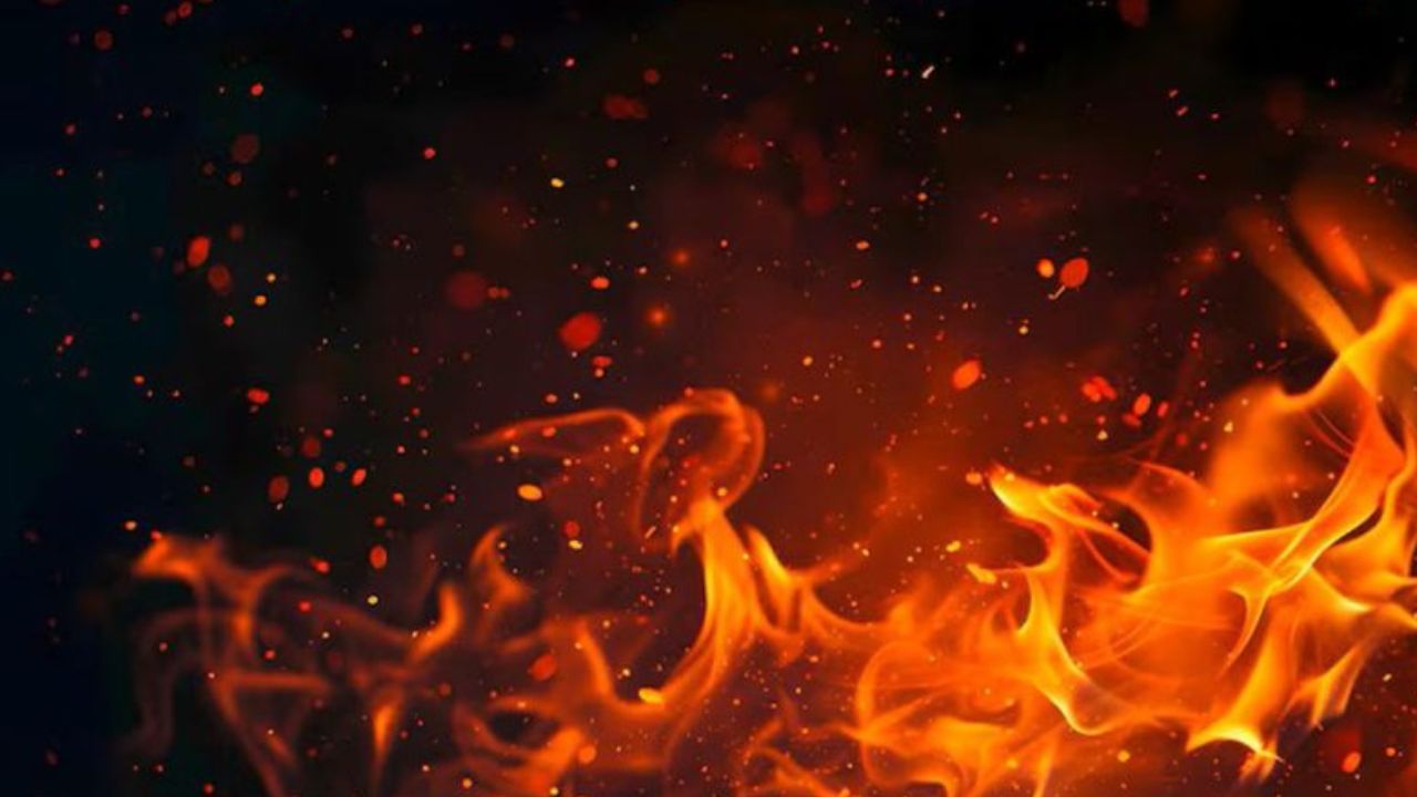Two burnt in Narinda AC blast fire