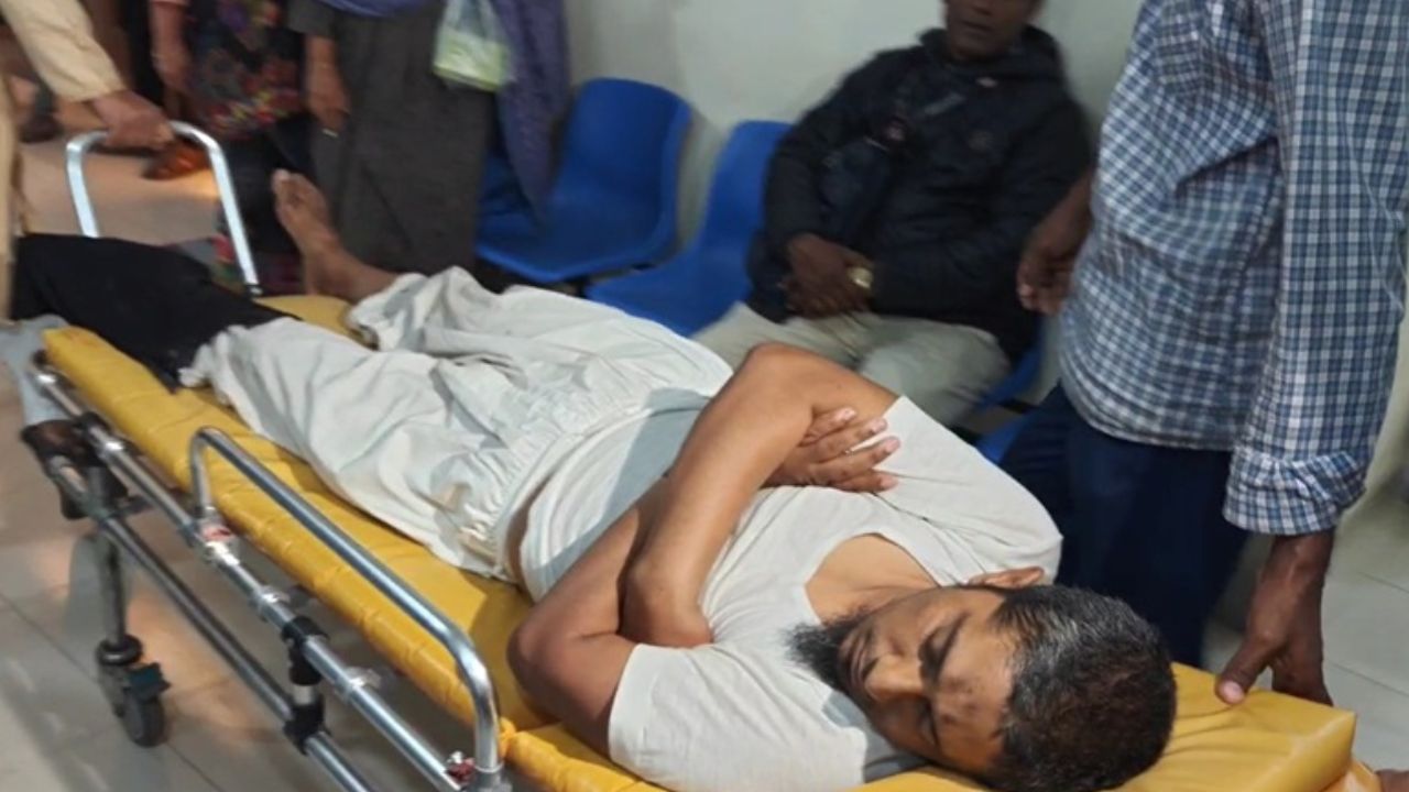 SI shot in leg by own pistol in Natore