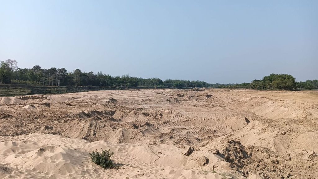 Manu river sand extraction