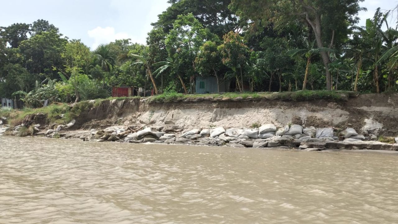 Padma keeps swallowing Harirampur chars
