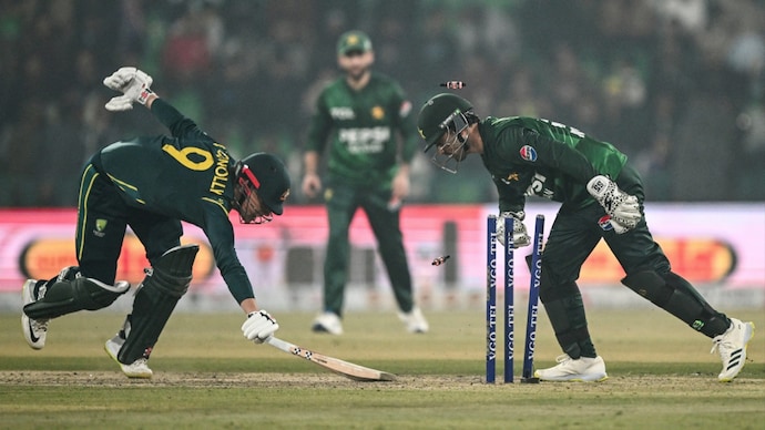 The rules behind controversial dismissal between Pakistan-Australia T20