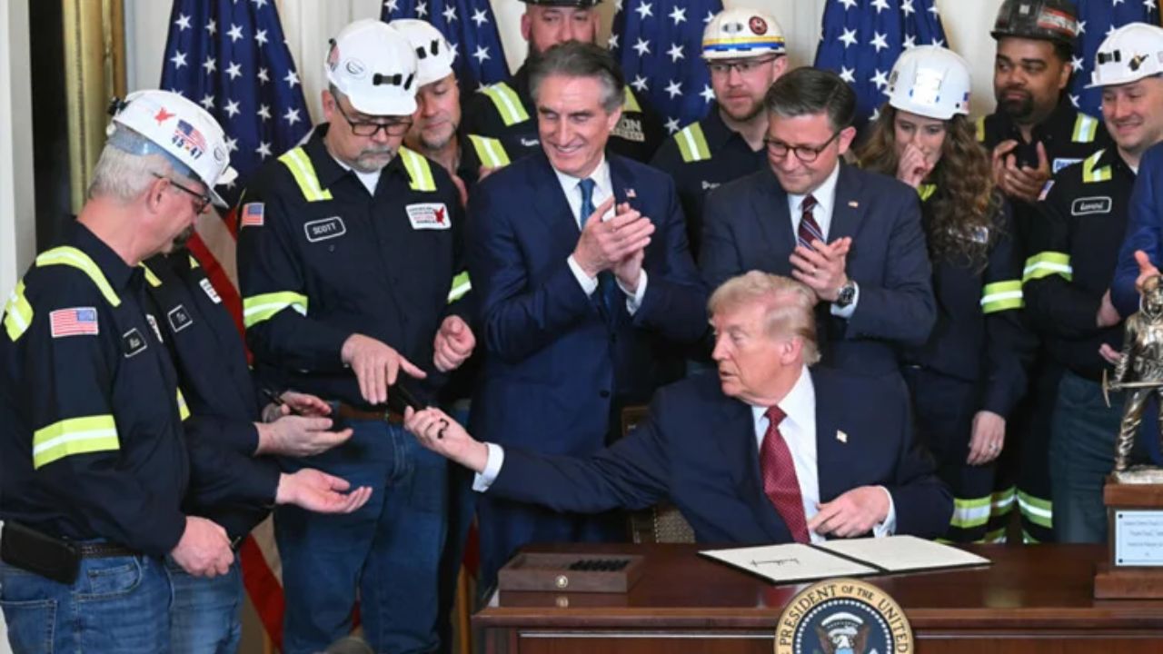 Trump orders Pentagon to buy coal power in latest fossil fuel push