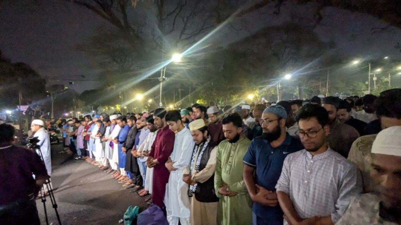 DU, JU holds Ghaibana Janaza for Khamenei