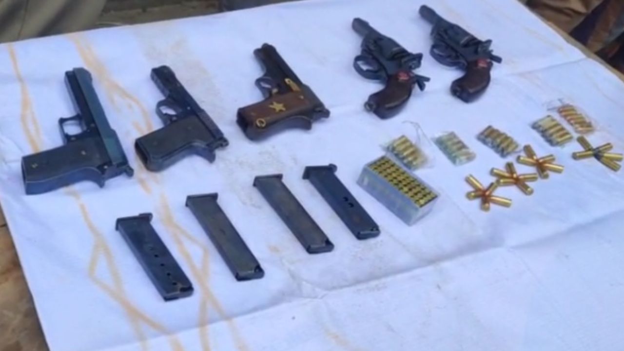 Woman held with firearms in Khulna