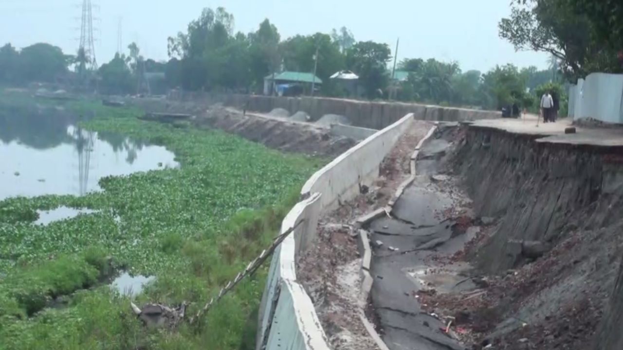 2 GCC officials suspended after road collapse