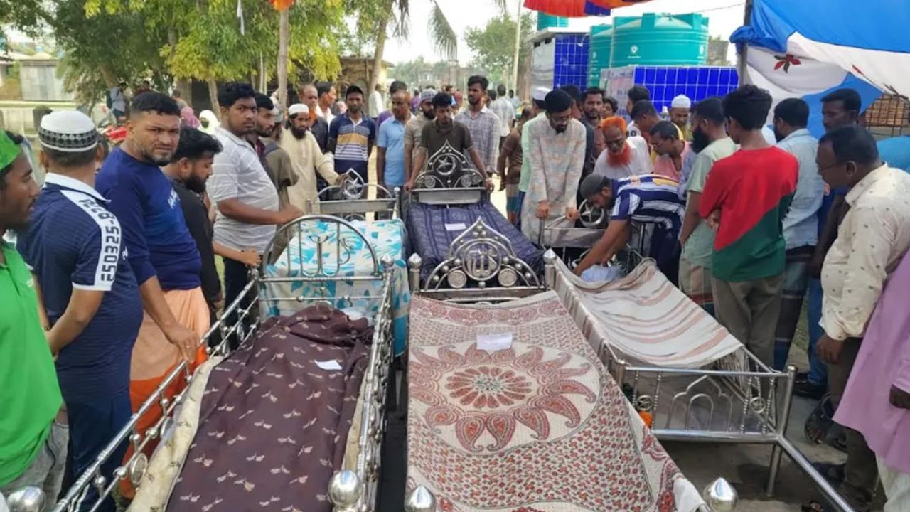 Bagerhat fatal crash: 9 family members to be buried in a row