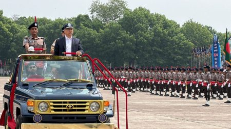 Police likely to return to old uniform: Home minister Salahuddin about police uniform