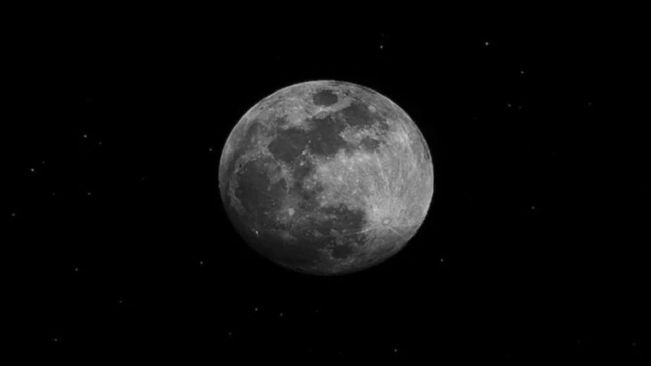 Shrinking Moon threatens lunar missions