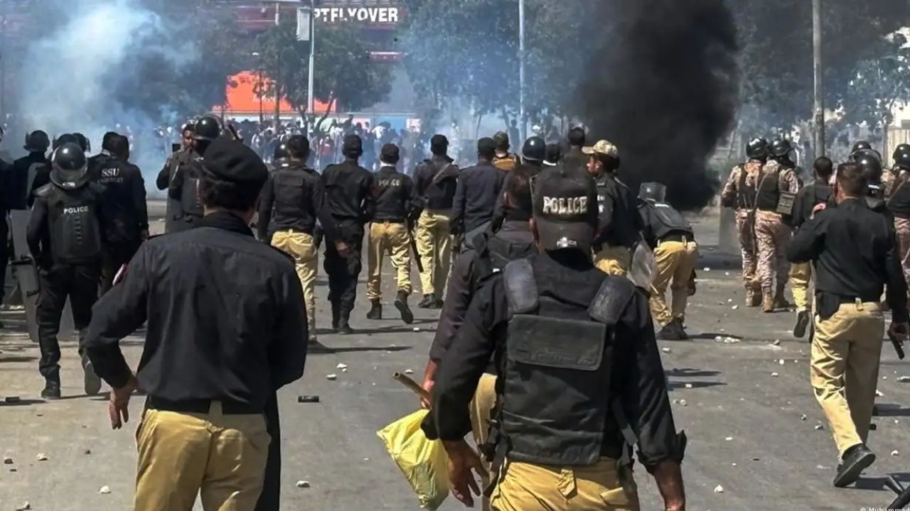 Pro-Iran protests turn deadly in Pakistan