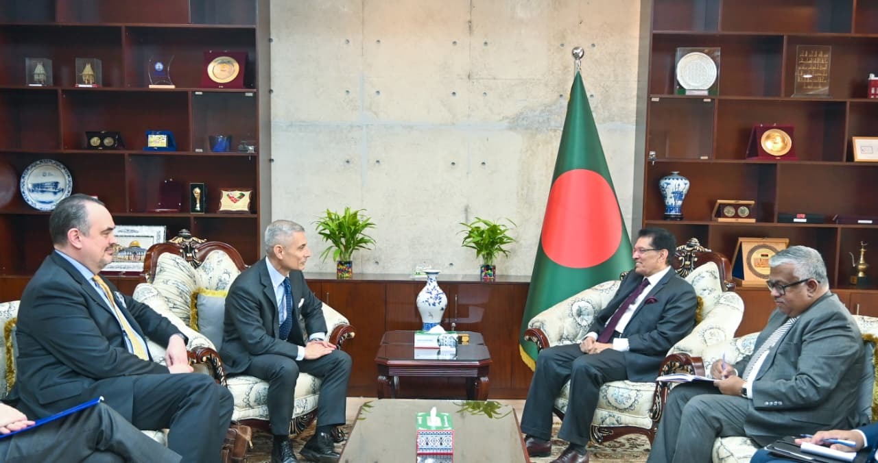 US diplomat meets ministers, discusses regional security