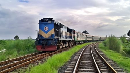Struggling with losses, railway turns to advertising to fill coffers Chattogram-Cox’s Bazar train