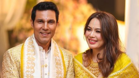 Randeep-Lin become parents to baby girl