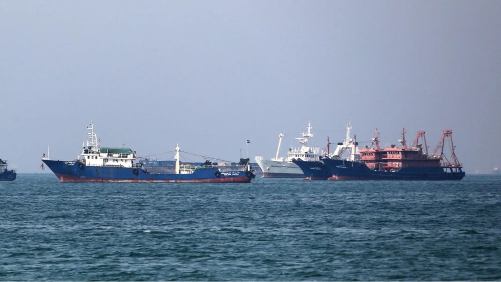 Hormuz mariners evacuating
