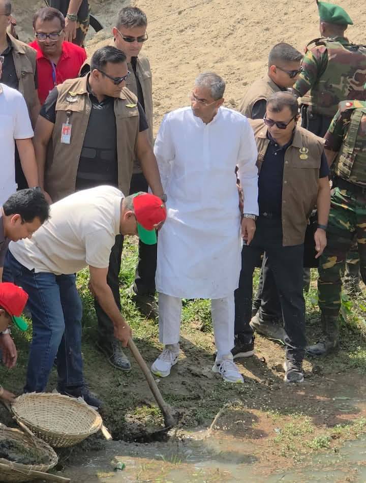 Canal excavation in Dinajpur