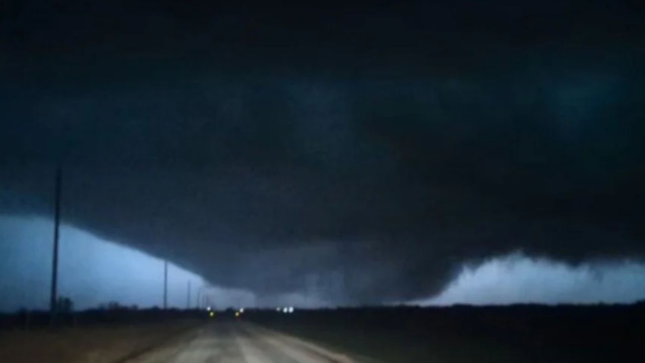 4 killed, dozens injured as tornadoes strike Michigan