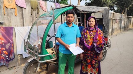 Auto-rickshaw driver’s bank account shows transactions worth lakhs