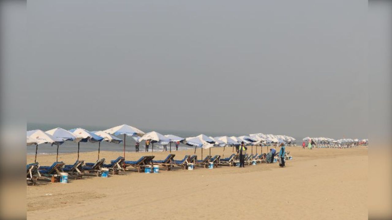 Cox’s Bazar packed as Eid holiday triggers tourist rush