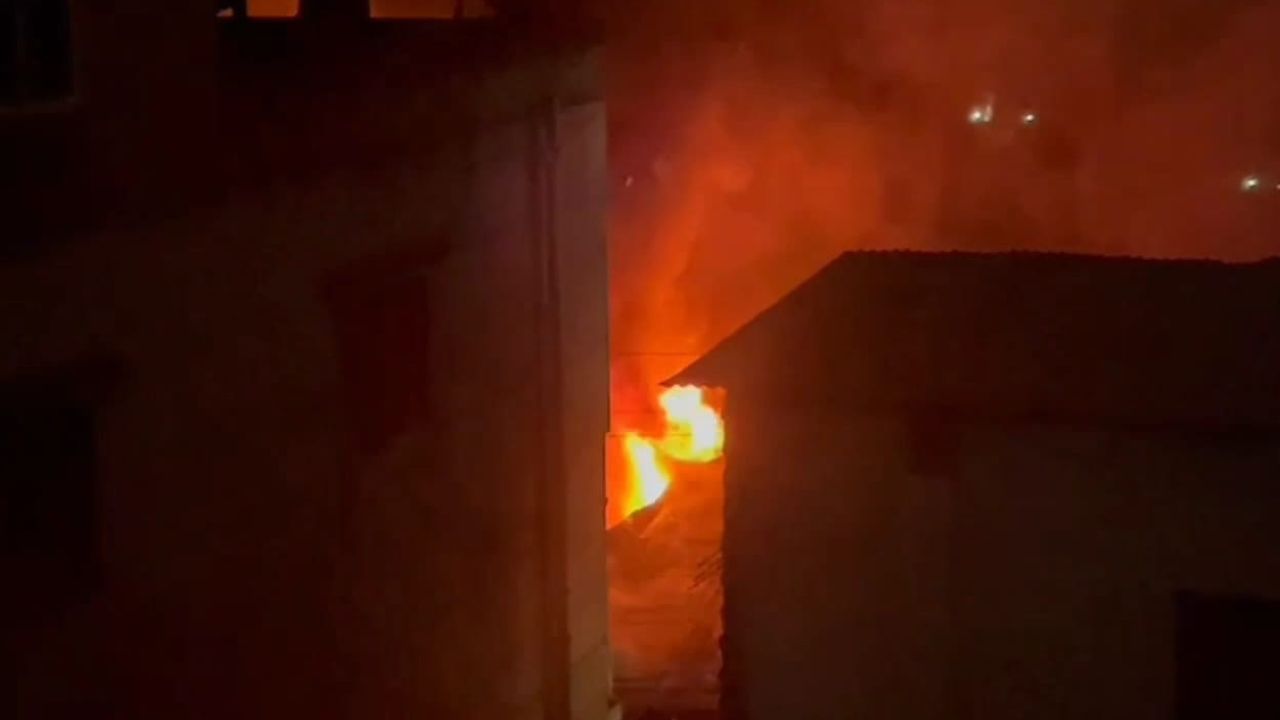 Fire destroys 15 shops in Tongi
