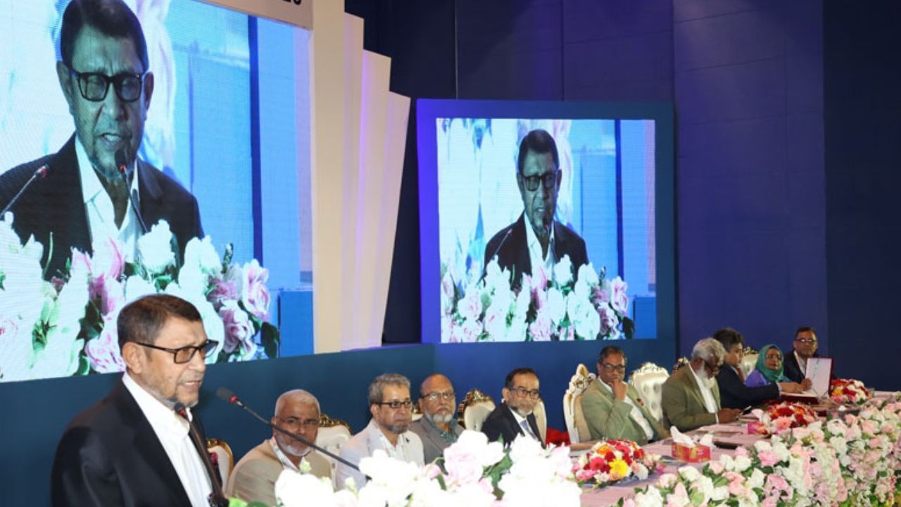 Prioritise research over politics: Health minister